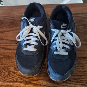 Nike Men's Navy and Black Sneakers